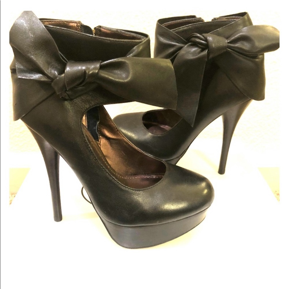 ***SOLD*** Steve Madden 6.5 Cammyy heels